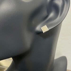 Pearl Stud Earring / Aretes de Perlas